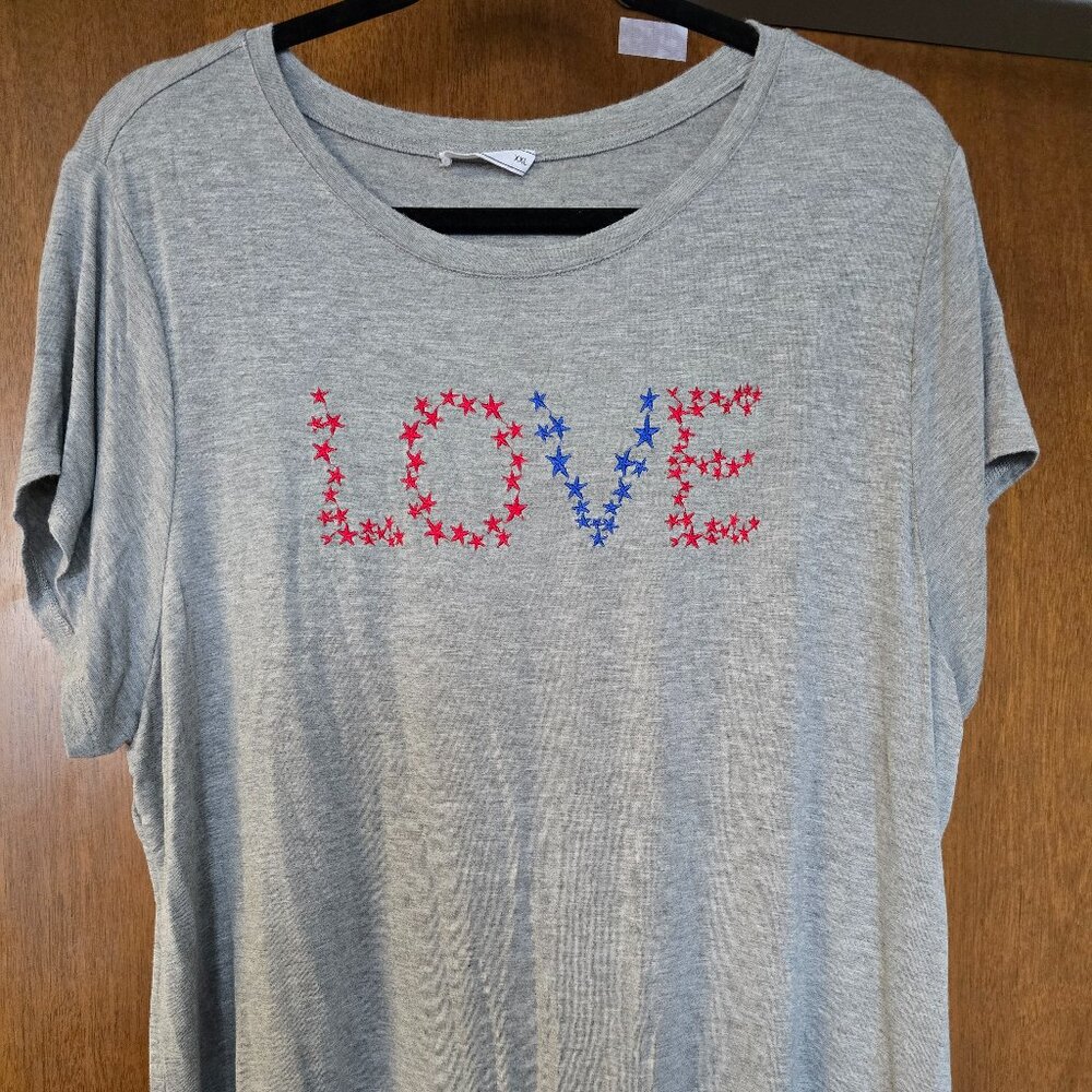 😍[ FLASH SALE!  Pick 5 for $20 ]  XXL Lightweight Gray Embroidered Tshirt